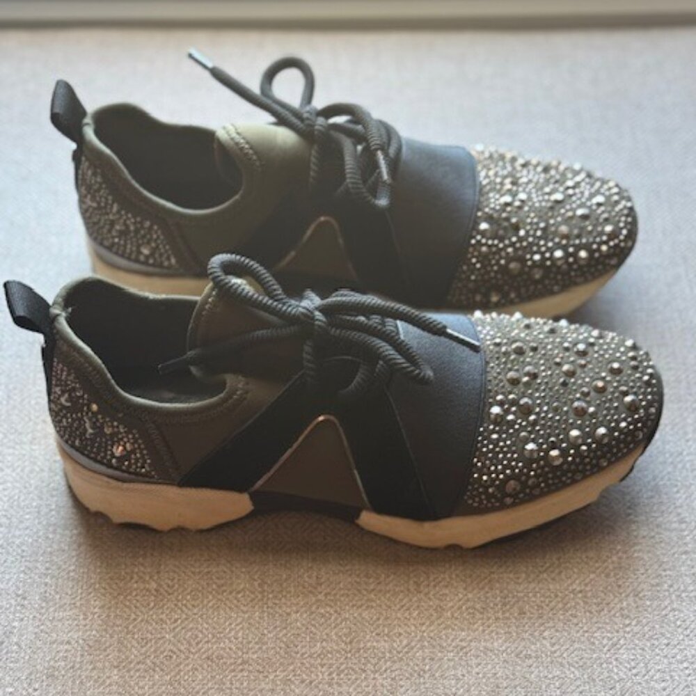 Carvela bejeweled green and black sneakers 6.5 womens